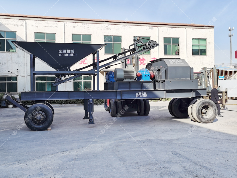 2PG1200x800移動式對輥制砂機設備發(fā)貨圖片